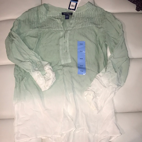 New with tags 💕 soft and light 💚 - Picture 1 of 2